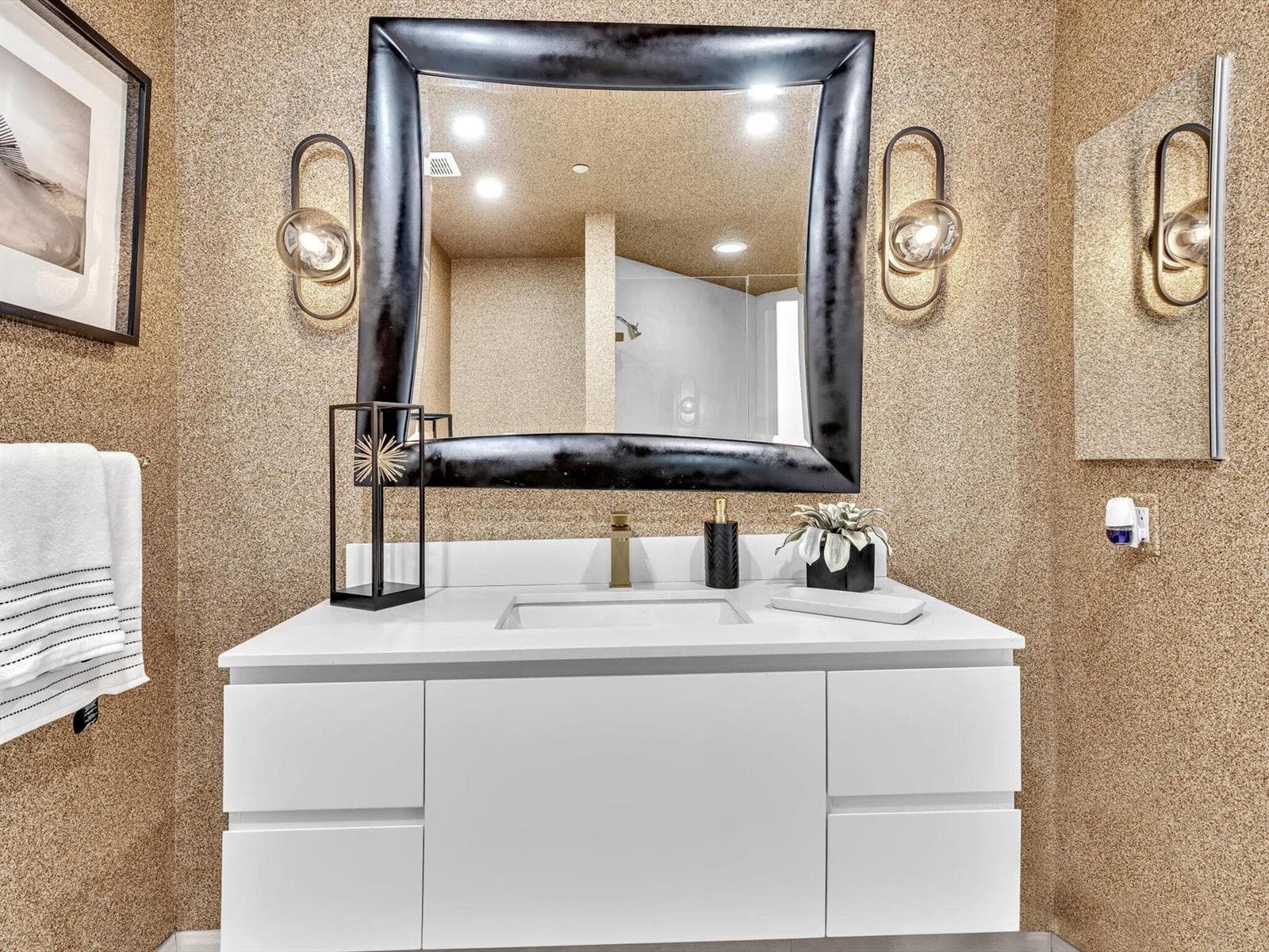 7000 Island Boulevard # 06, Aventura FL 33160 — 24