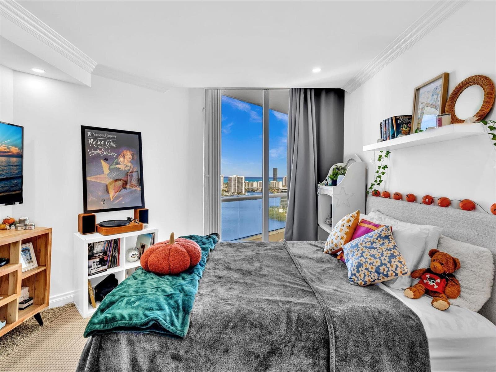 7000 Island Boulevard # 06, Aventura FL 33160 — 31