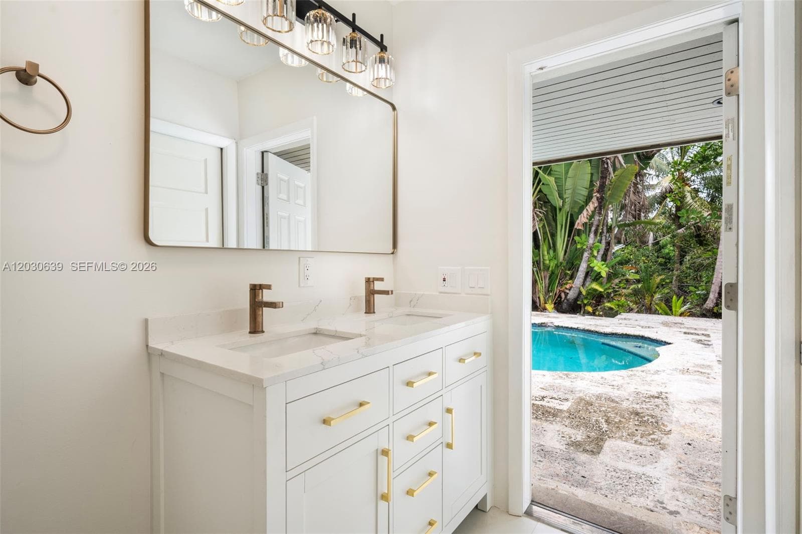 6311 SW 65th Ave, South Miami FL 33143 — 39