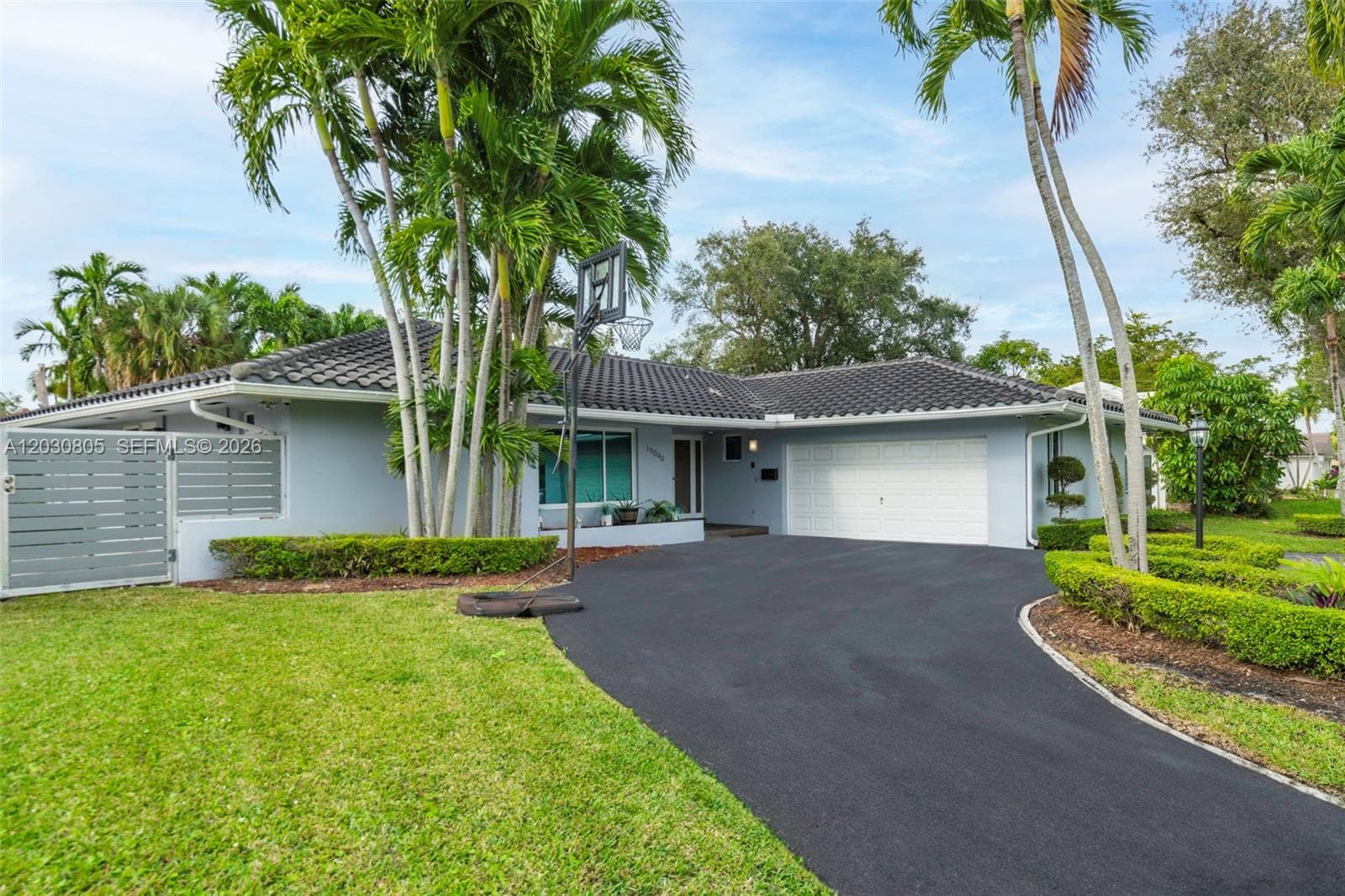 19040 S Saint Andrews Dr, Hialeah FL 33015 — 9