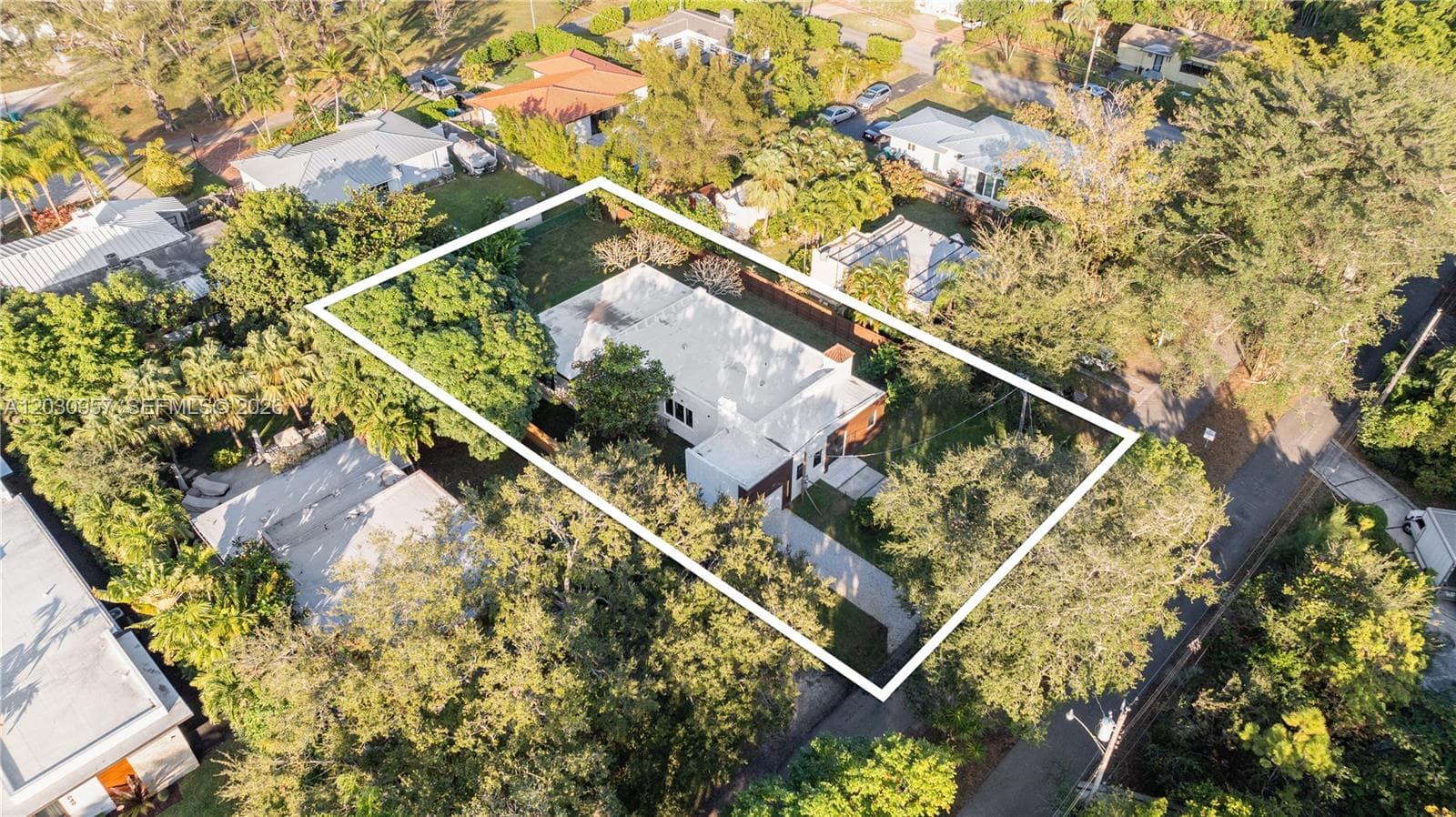 665 NE 117th st, Biscayne Park FL 33161 — 41
