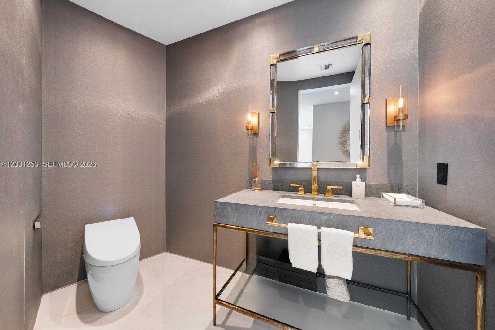 18555 Collins Ave # 4405, Sunny Isles Beach FL 33160 — 23
