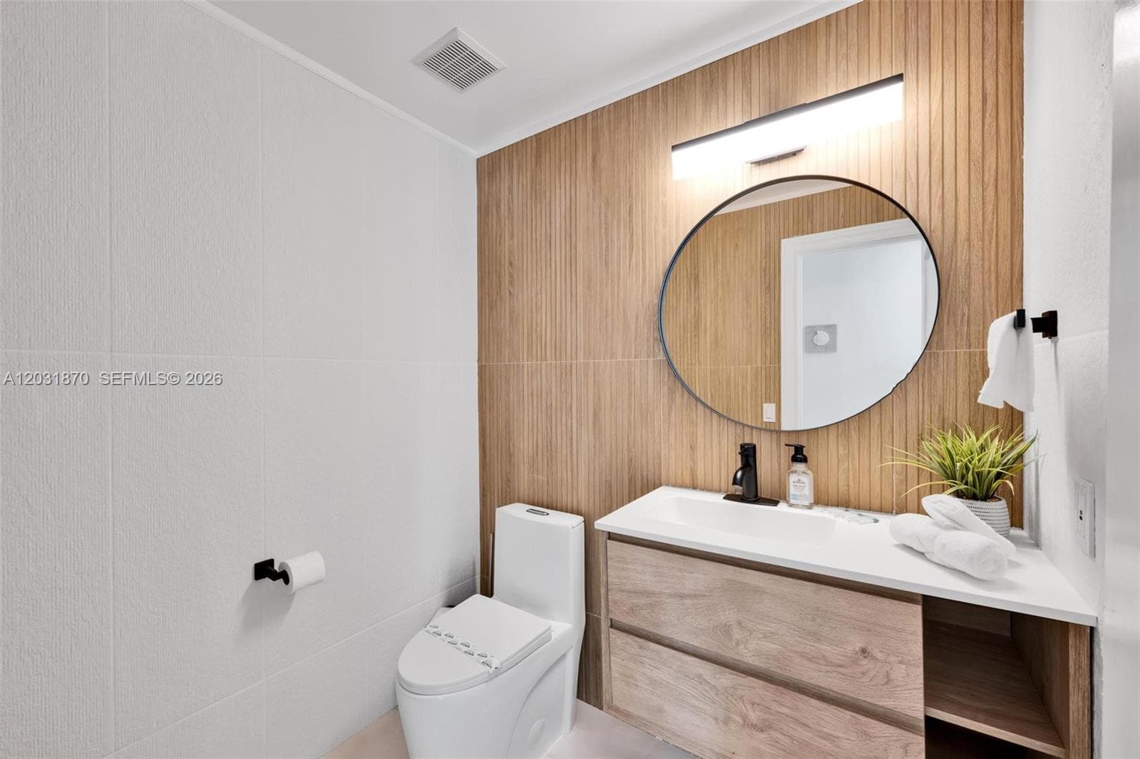 2940 NE 164th St, North Miami Beach FL 33160 — 27
