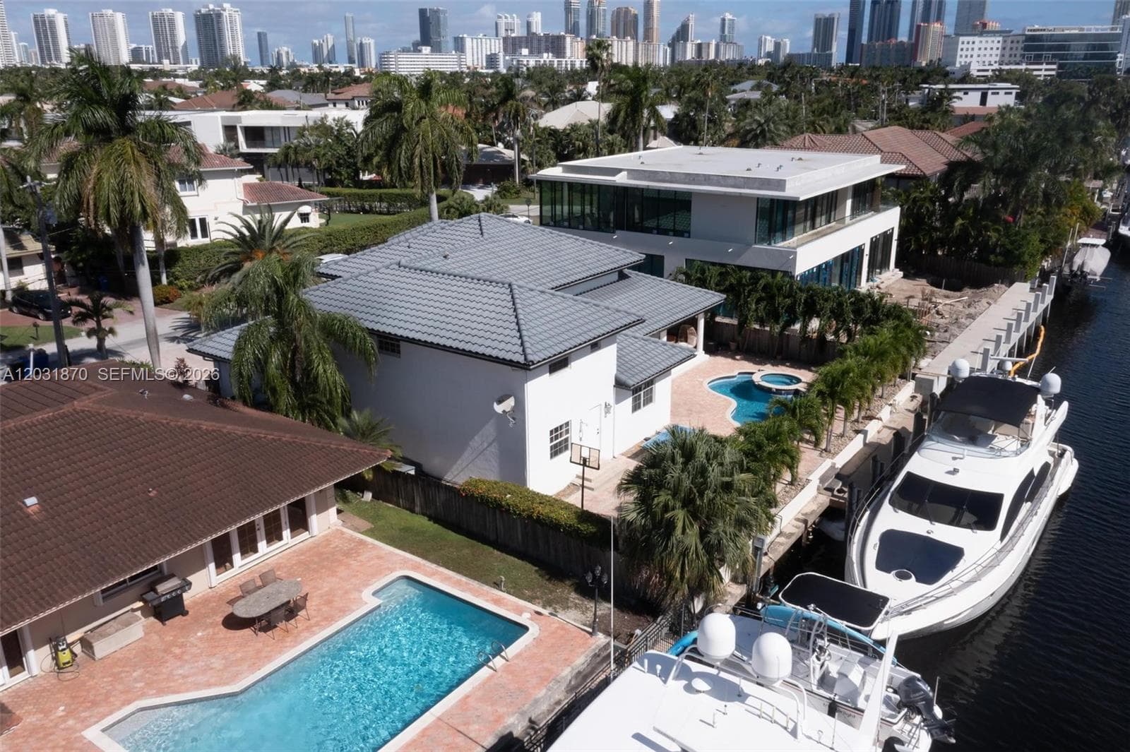 2940 NE 164th St, North Miami Beach FL 33160 — 47