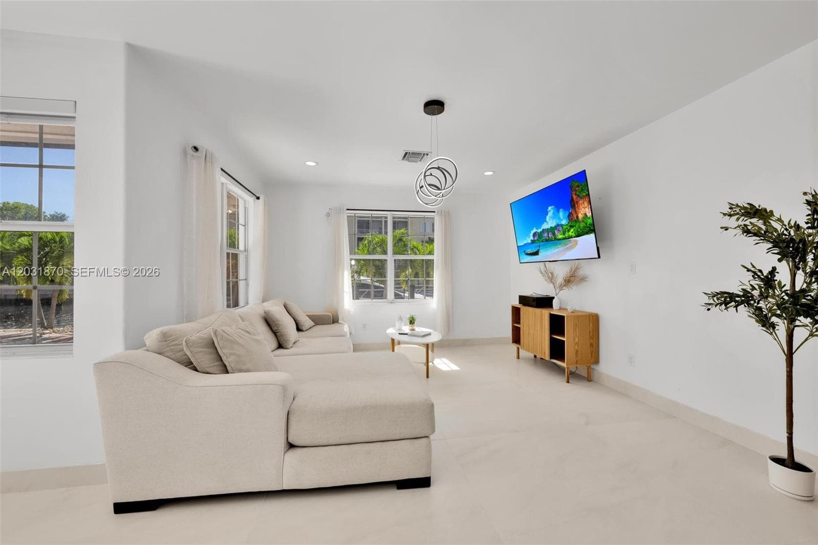 2940 NE 164th St, North Miami Beach FL 33160 — 12