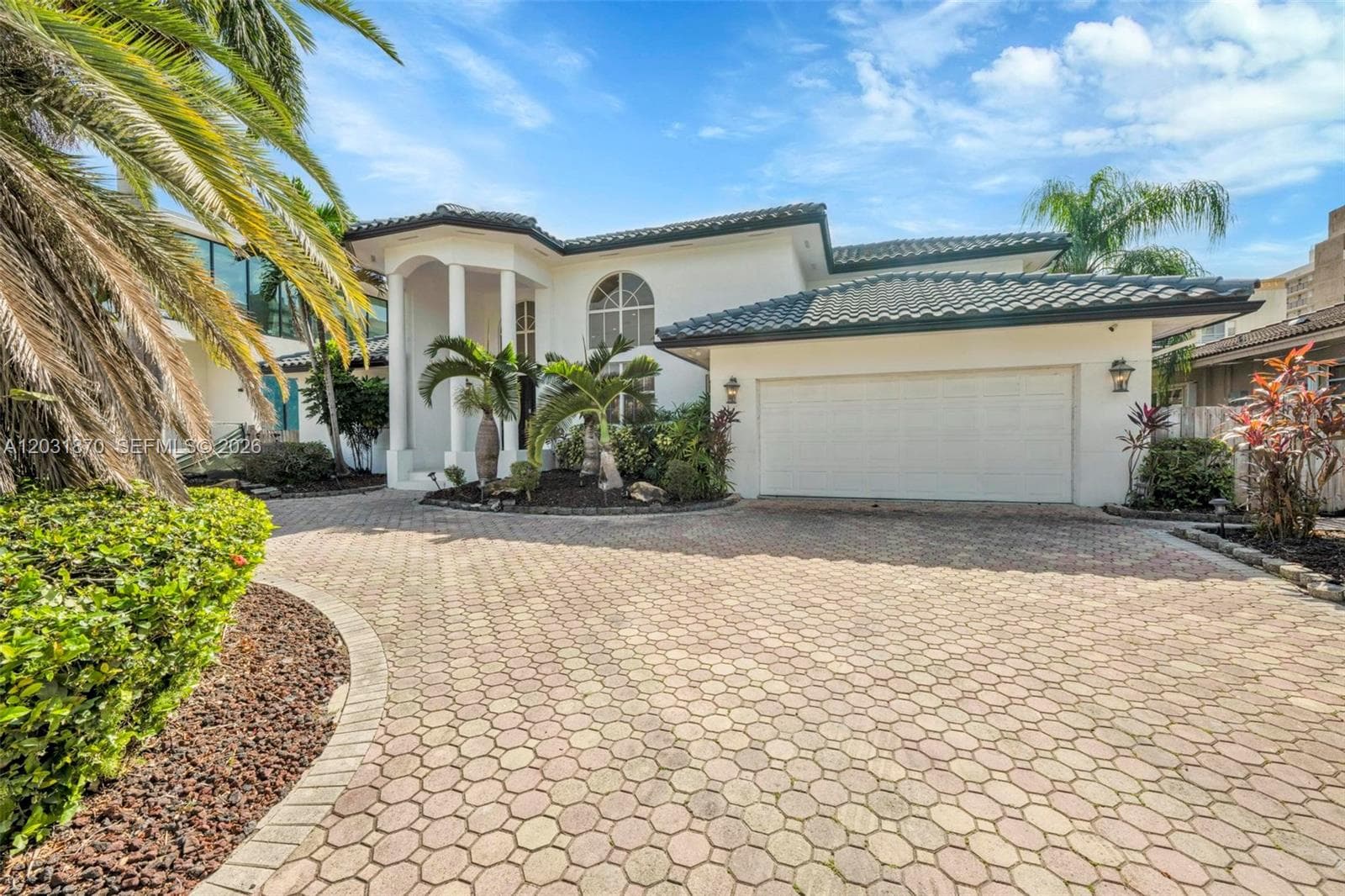 2940 NE 164th St, North Miami Beach FL 33160 — 1