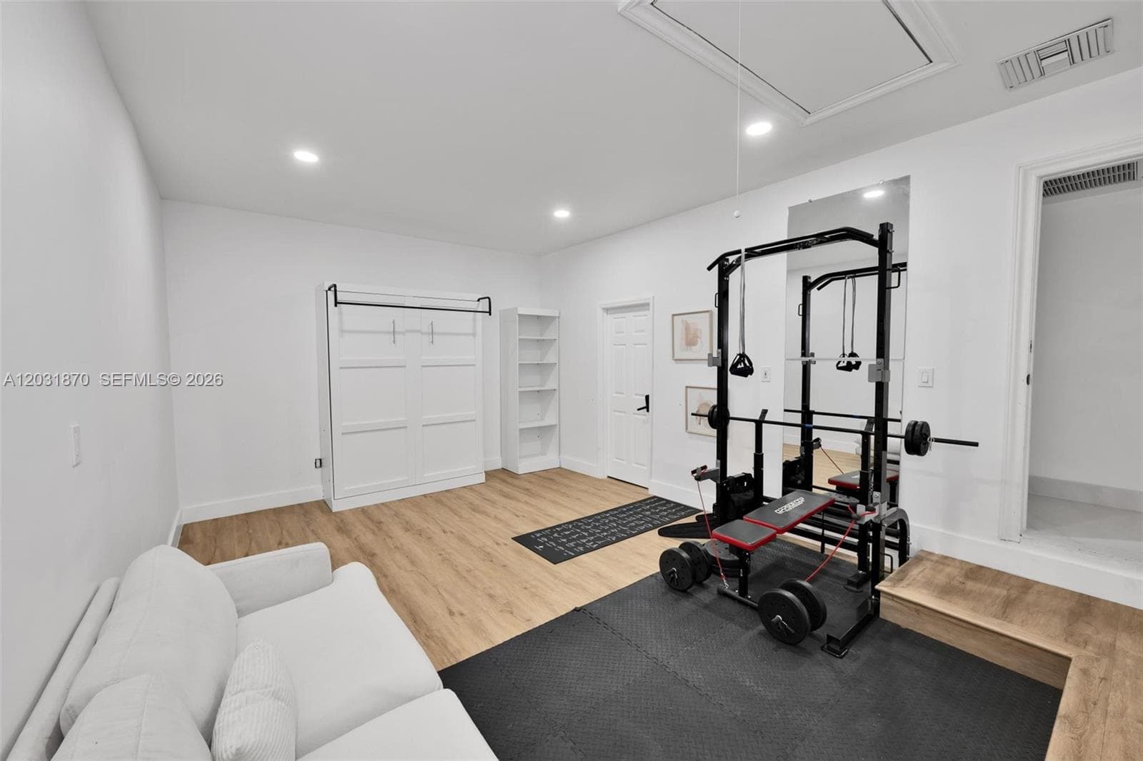 2940 NE 164th St, North Miami Beach FL 33160 — 30