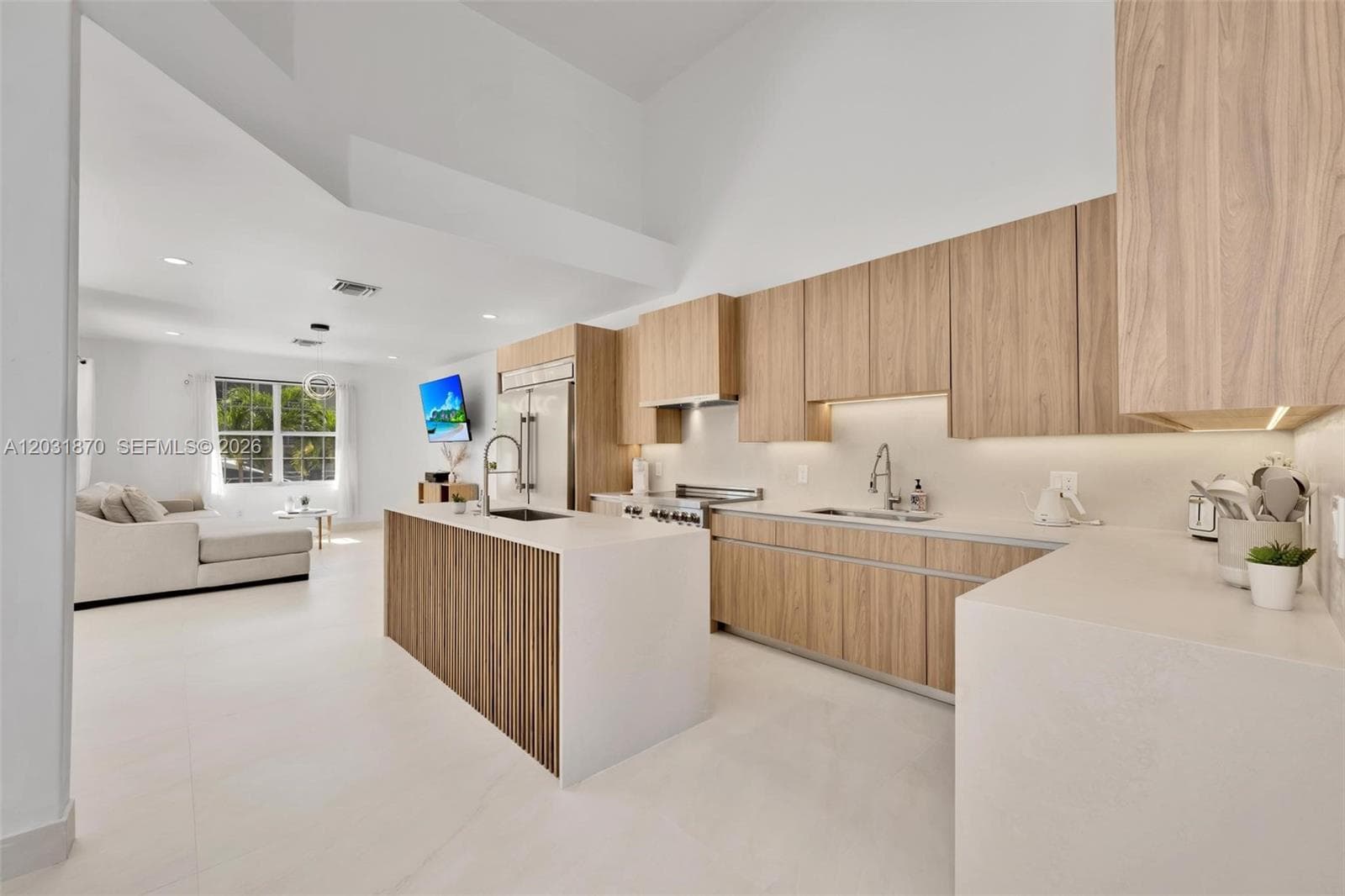 2940 NE 164th St, North Miami Beach FL 33160 — 10