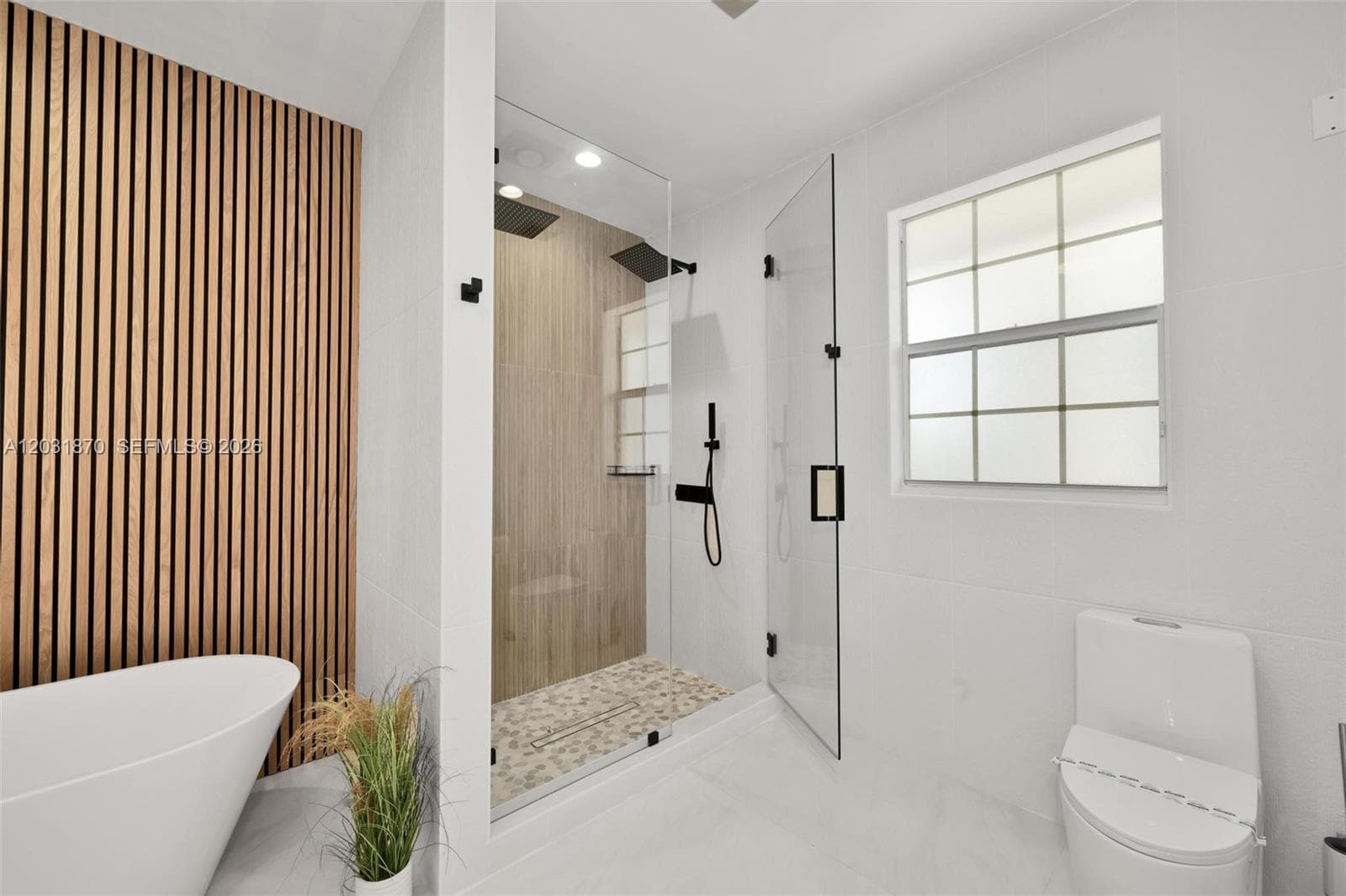 2940 NE 164th St, North Miami Beach FL 33160 — 18