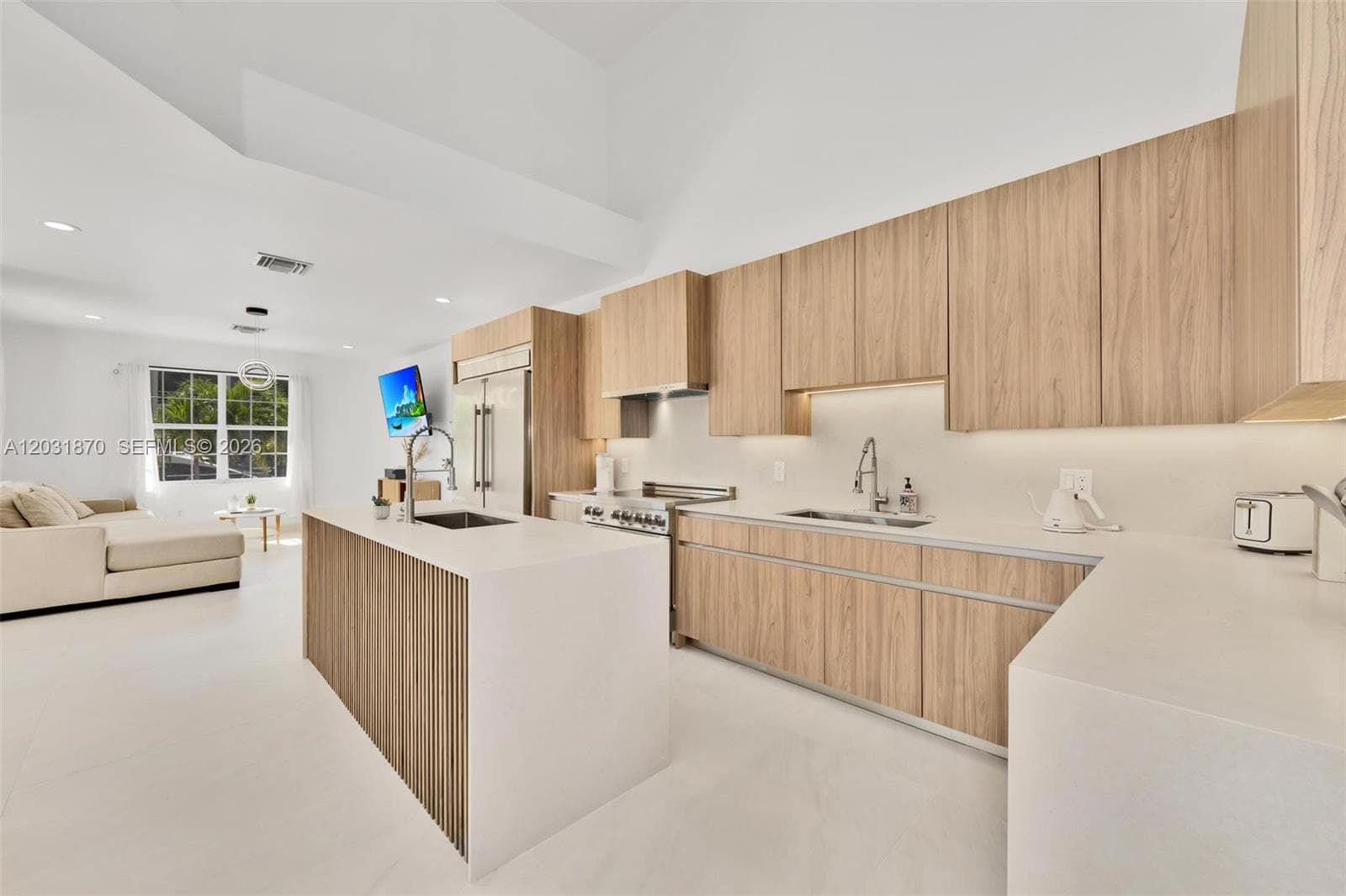 2940 NE 164th St, North Miami Beach FL 33160 — 8