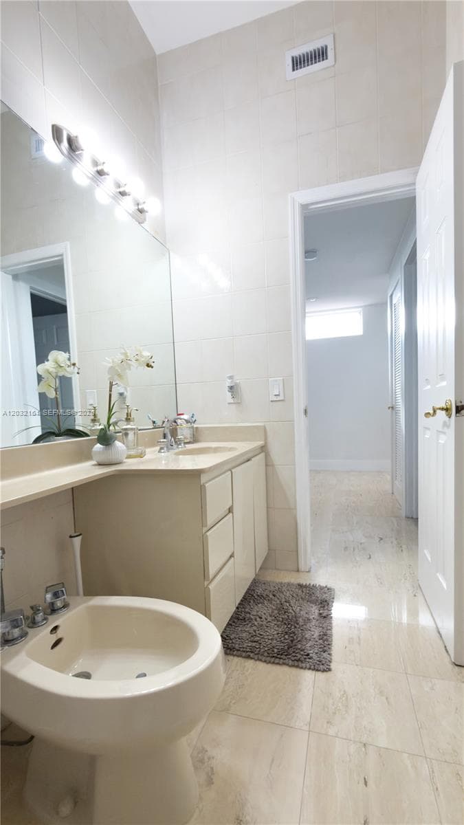 15106 NW 89th Ct, Miami Lakes FL 33018 — 37