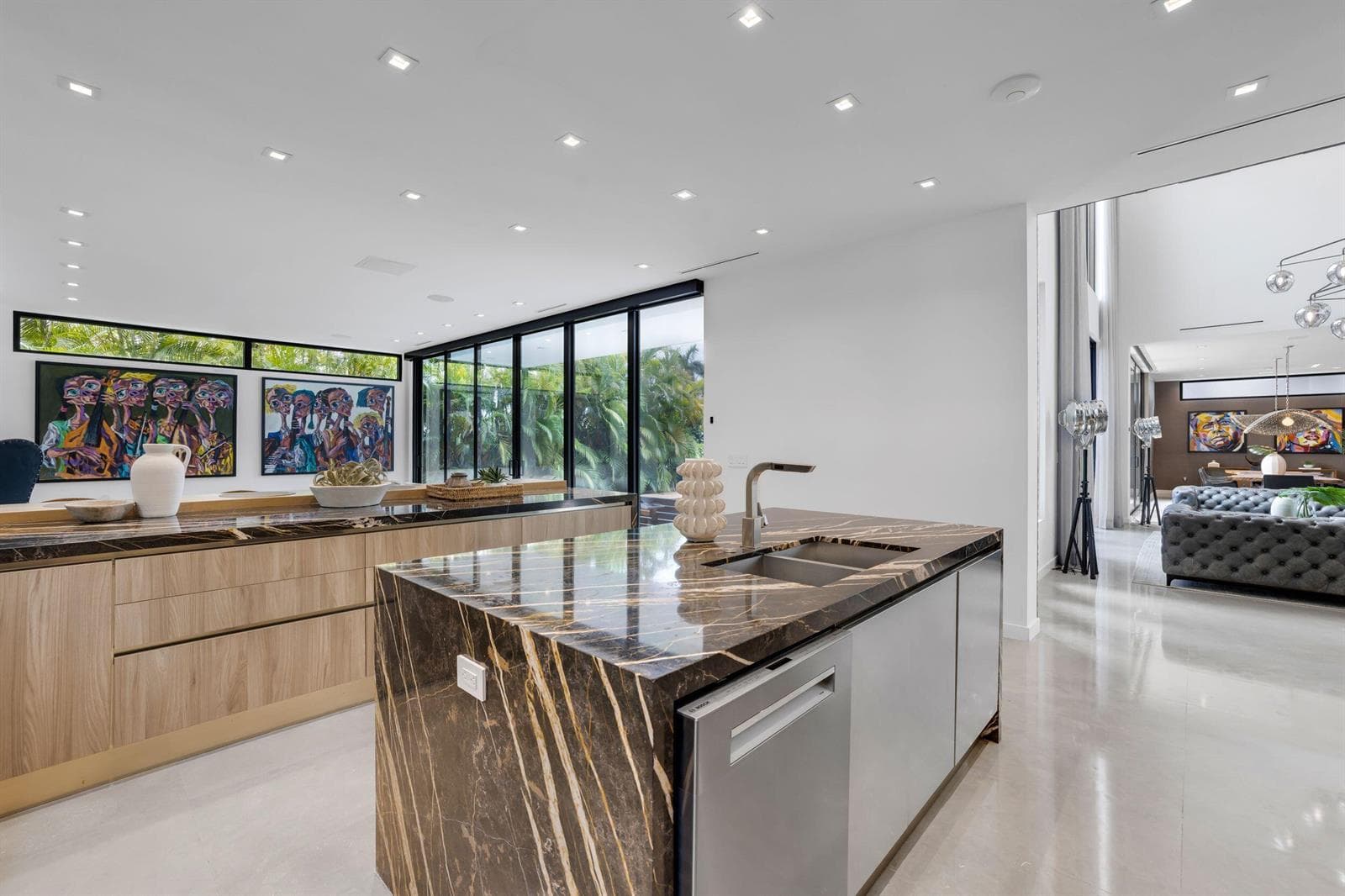 3462 NE 171st Street, North Miami Beach FL 33160 — 23