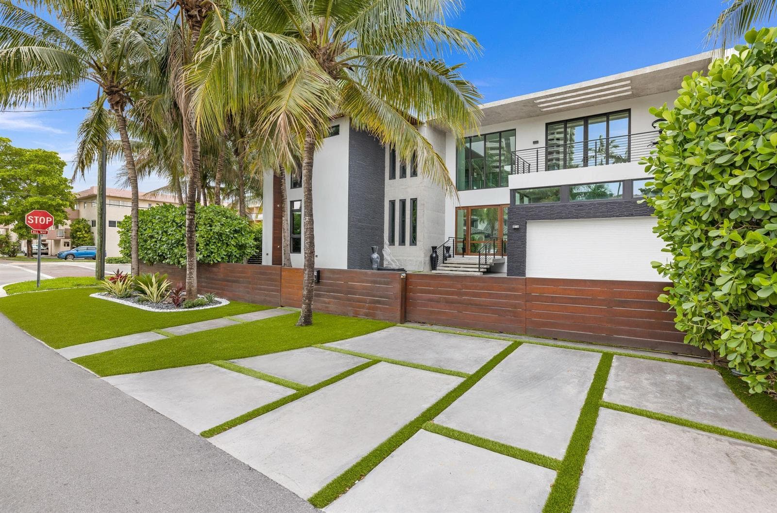 3462 NE 171st Street, North Miami Beach FL 33160 — 6