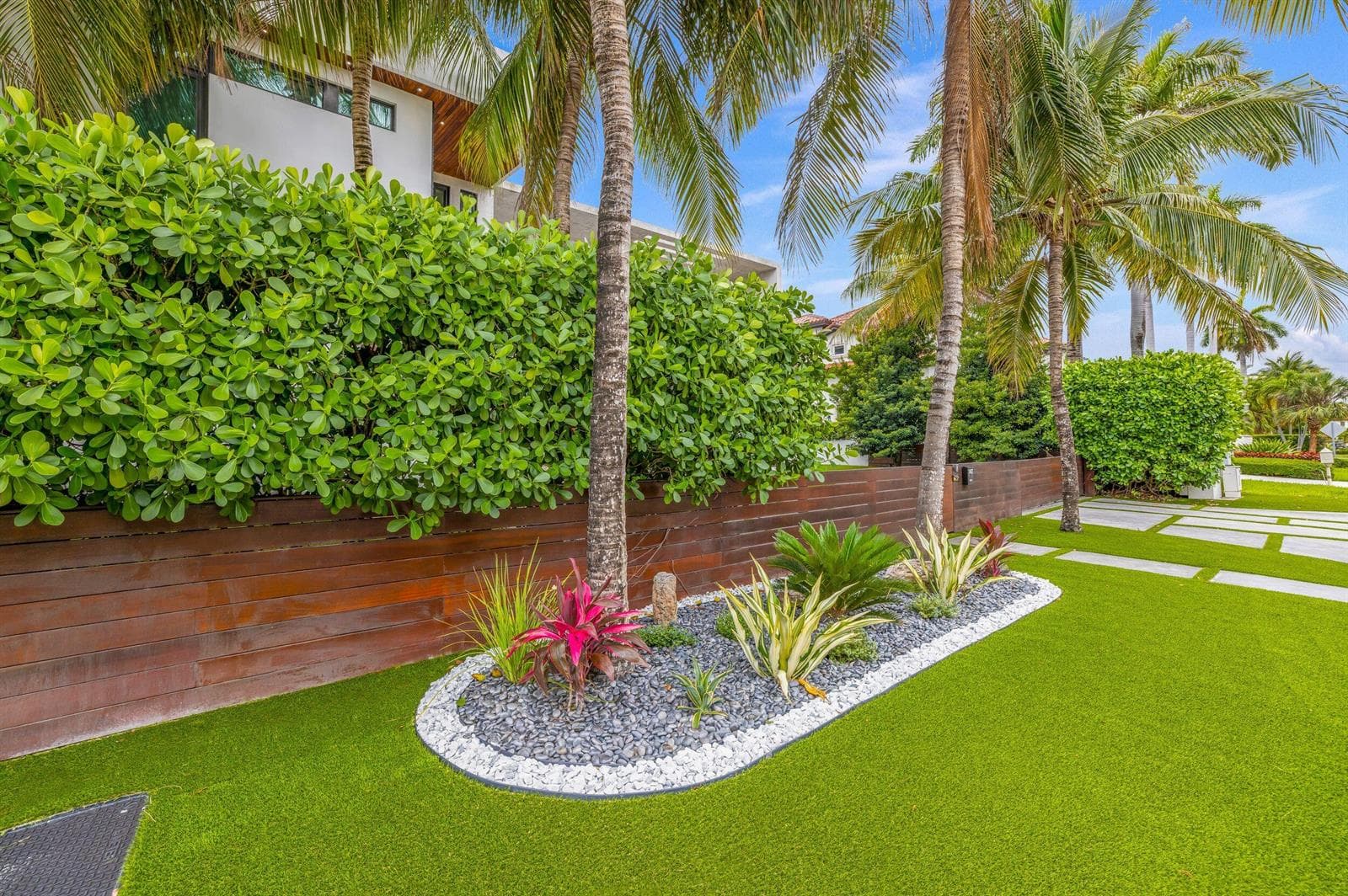 3462 NE 171st Street, North Miami Beach FL 33160 — 101