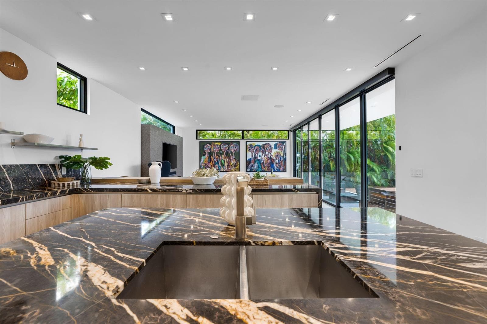 3462 NE 171st Street, North Miami Beach FL 33160 — 26