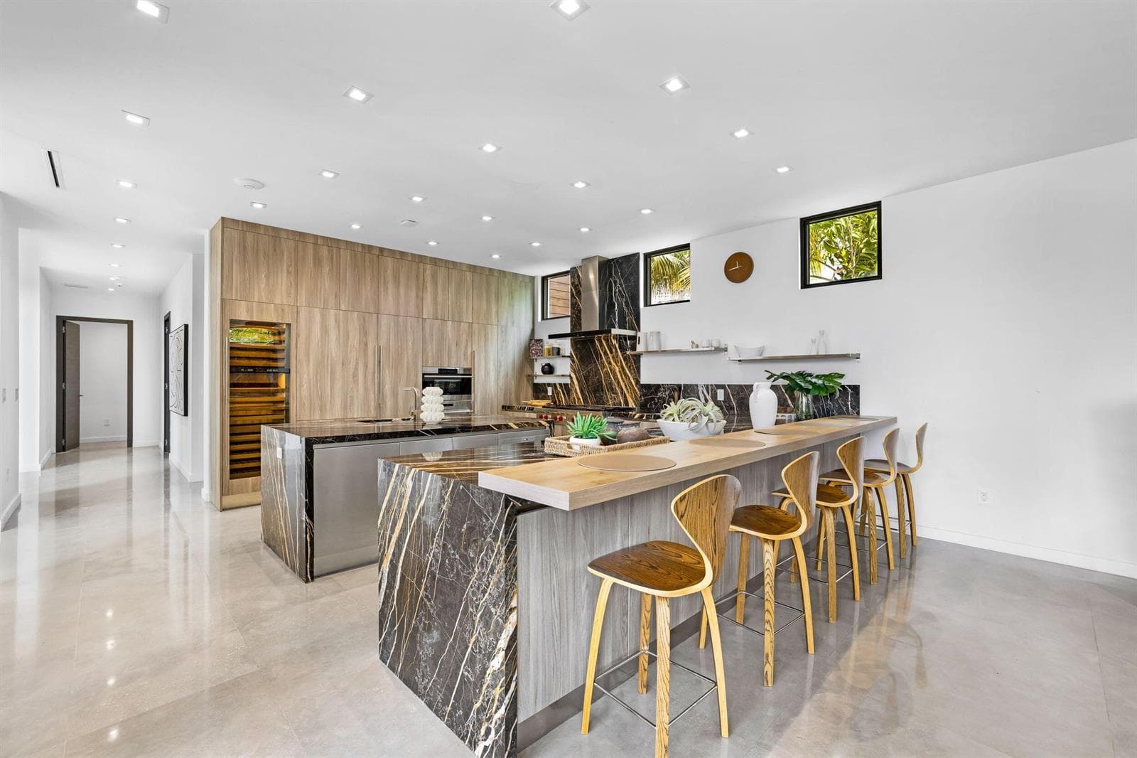 3462 NE 171st Street, North Miami Beach FL 33160 — 25