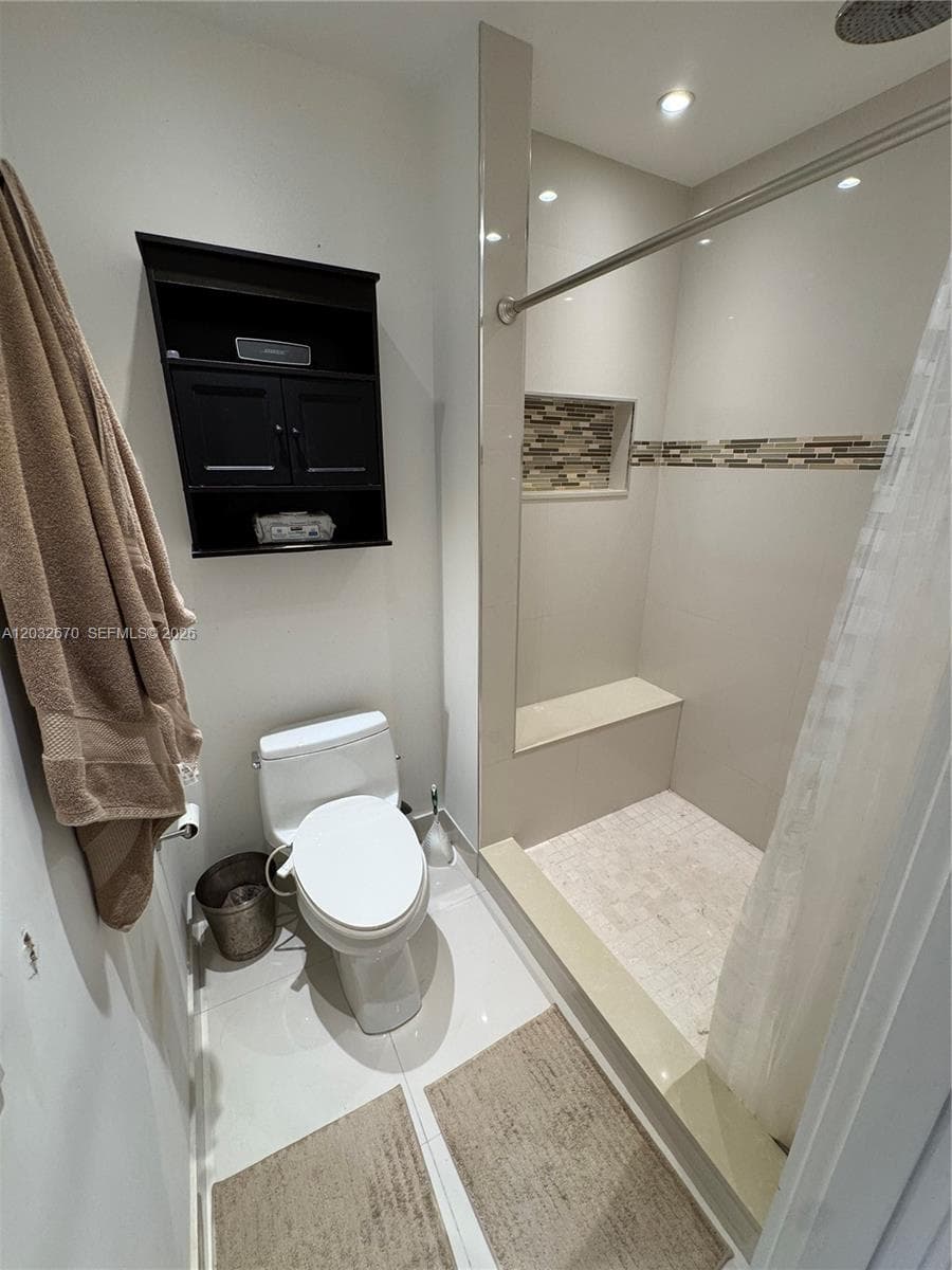 13305 Biscayne Island Ter, North Miami FL 33181 — 26