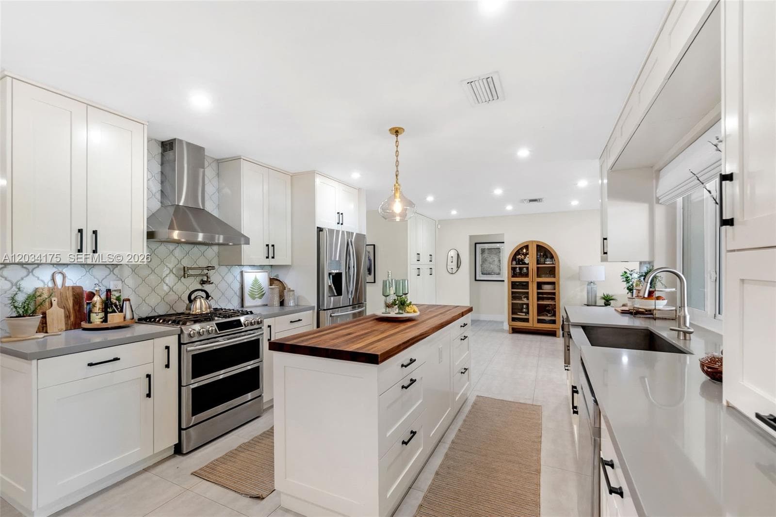 8601 Dundee Ter, Miami Lakes FL 33016 — 13