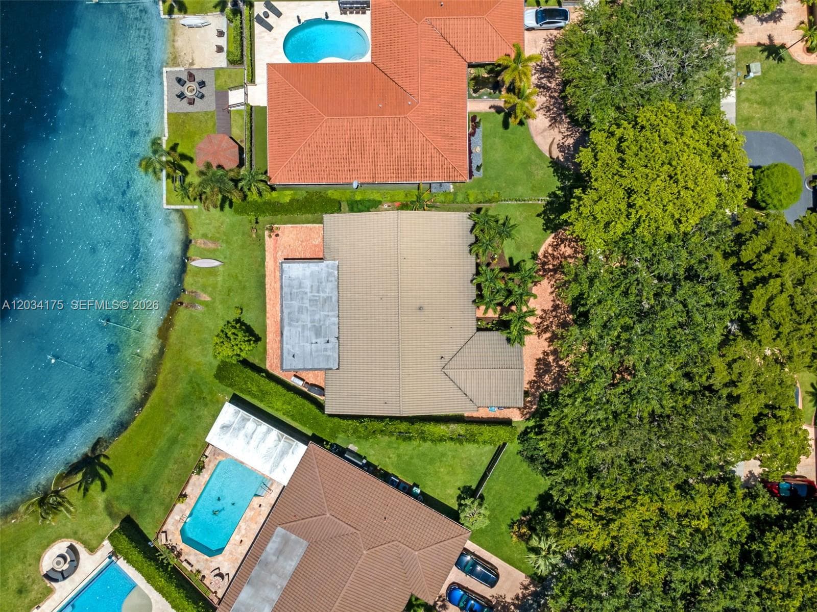 8601 Dundee Ter, Miami Lakes FL 33016 — 47