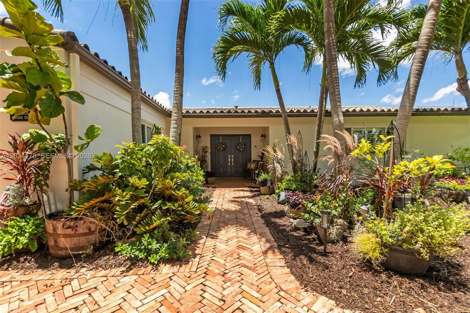 8601 Dundee Ter, Miami Lakes FL 33016 — 3