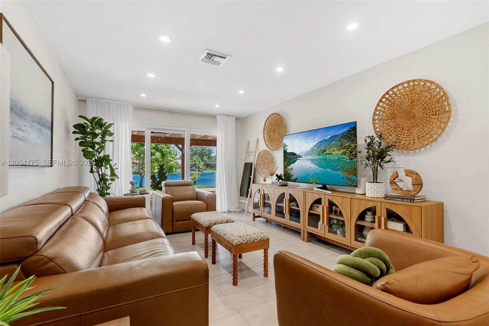 8601 Dundee Ter, Miami Lakes FL 33016 — 20