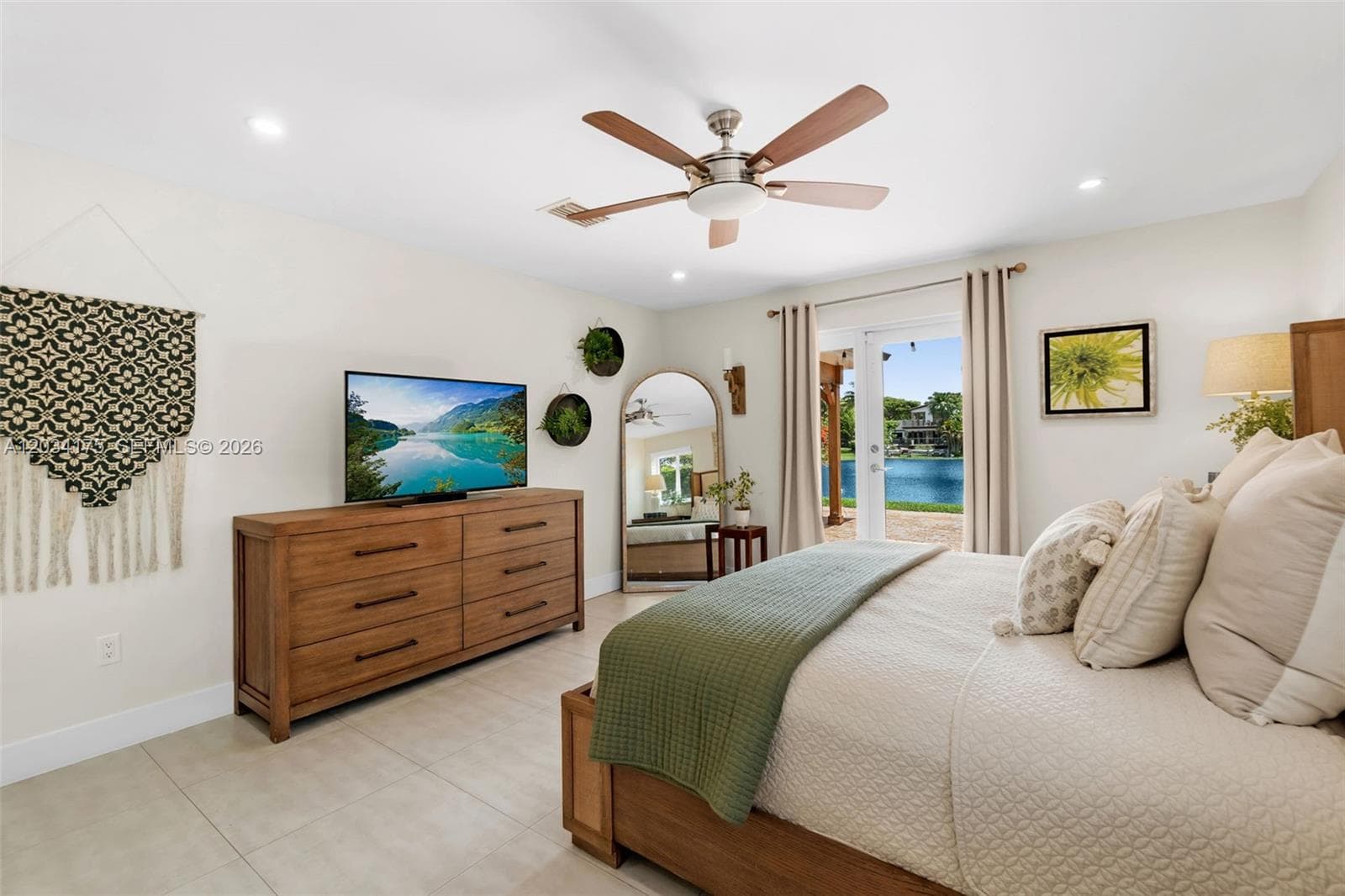 8601 Dundee Ter, Miami Lakes FL 33016 — 24