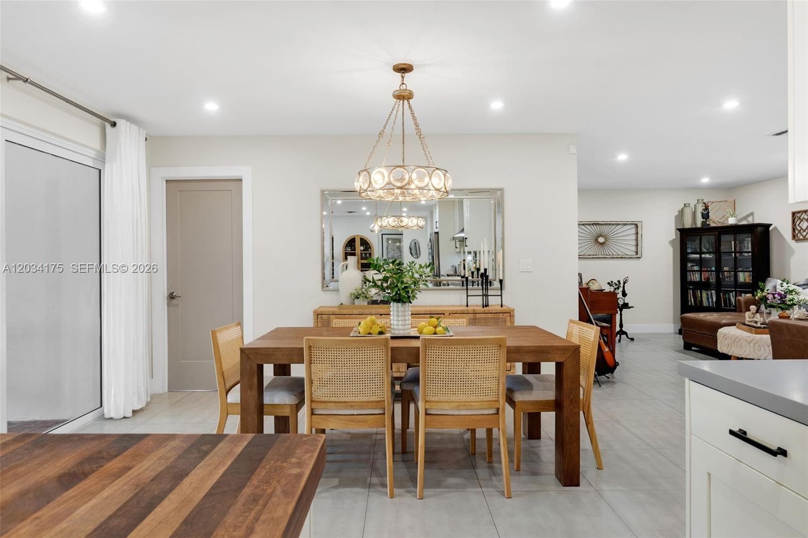 8601 Dundee Ter, Miami Lakes FL 33016 — 11
