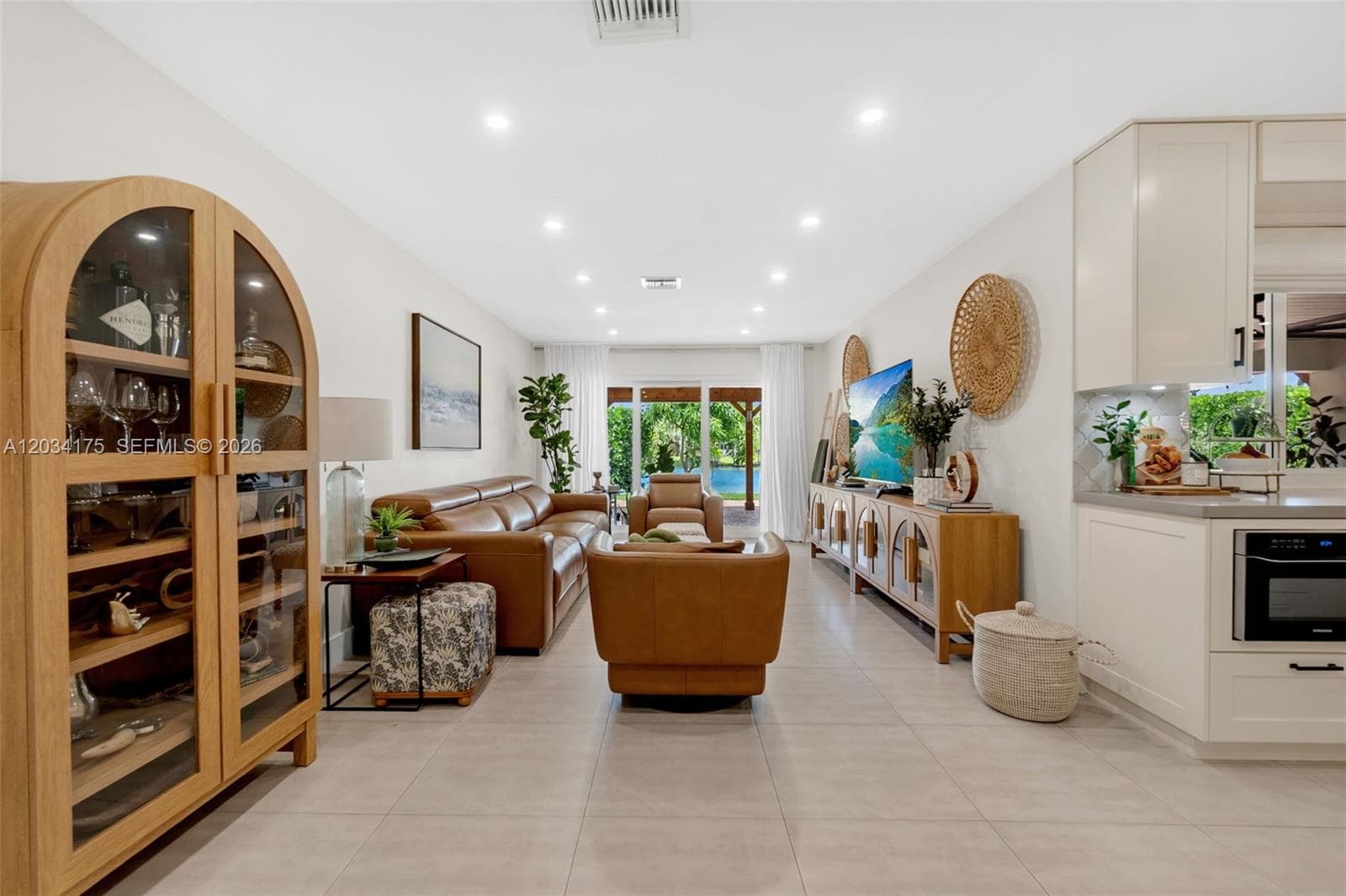8601 Dundee Ter, Miami Lakes FL 33016 — 19