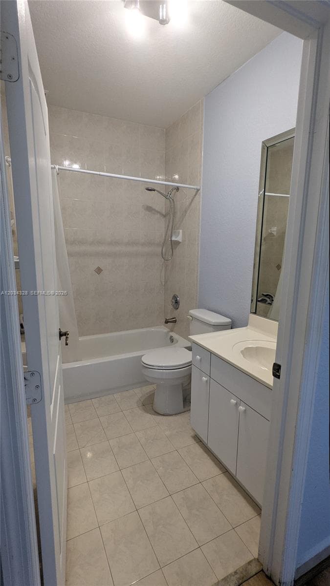 8929 NW 165th Ter, Miami Lakes FL 33018 — 19