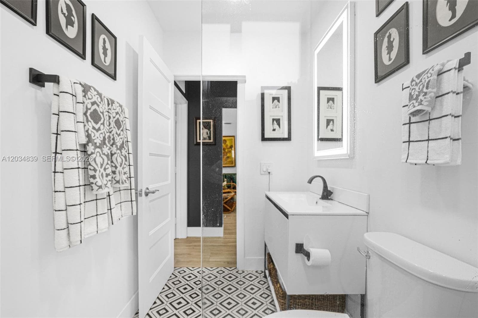 240 Nahkoda Dr, Miami Springs FL 33166 — 27