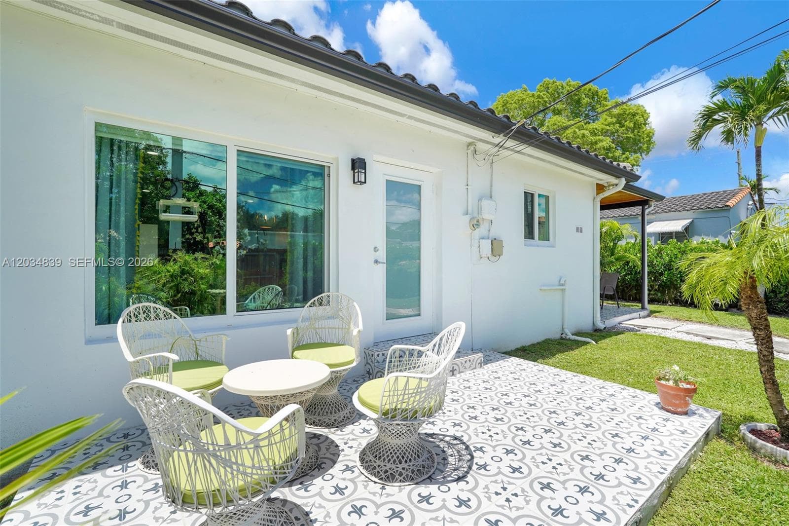 240 Nahkoda Dr, Miami Springs FL 33166 — 41