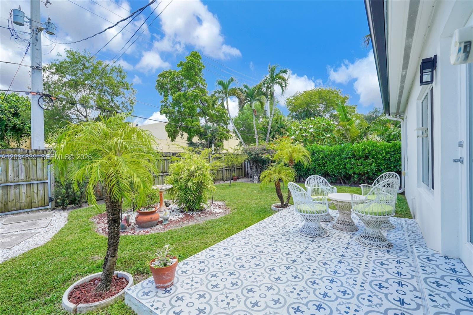 240 Nahkoda Dr, Miami Springs FL 33166 — 40