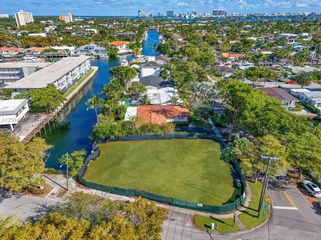 1805 Ixora Rd, North Miami FL 33181 — 2