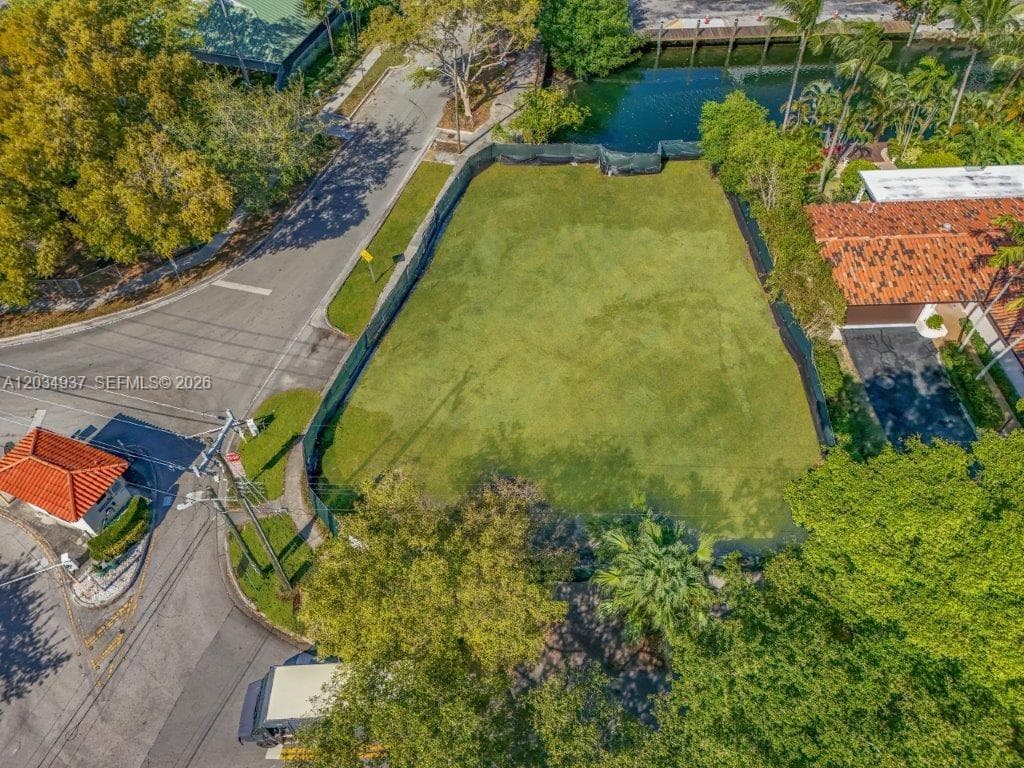 1805 Ixora Rd, North Miami FL 33181 — 4